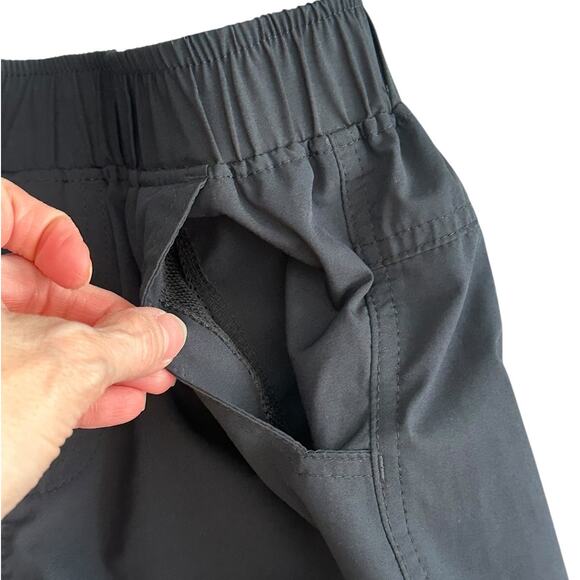 MAGELLAN OUTDOORS Boys Black Fish Gear Shorts Size Medium 10/12y - Picture 2 of 5